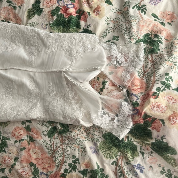 David’s Bridal - Picture 4 of 6